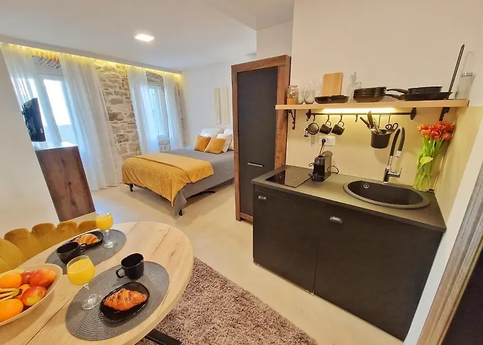 Διαμέρισμα Hidden Oasis Ρόβινι