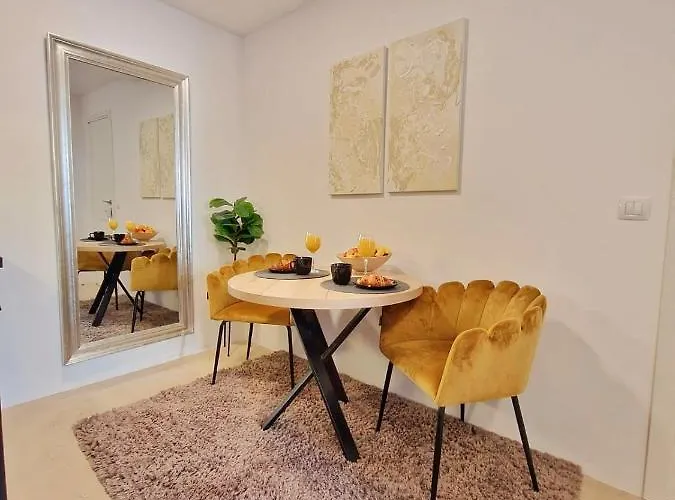 Διαμέρισμα Hidden Oasis Ρόβινι